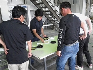 判定結果を普及指導員が説明（羽幌町）