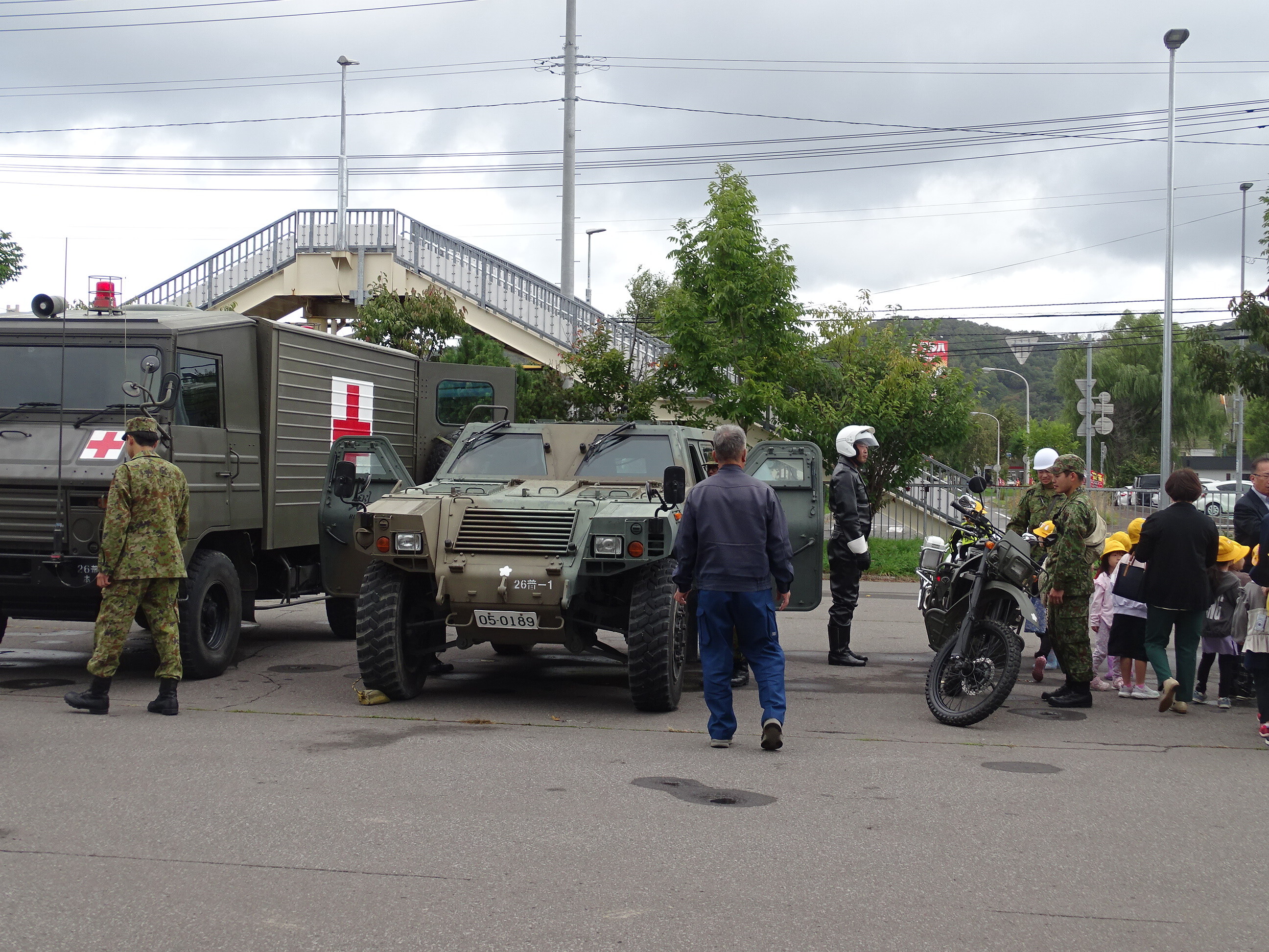 自衛隊車両